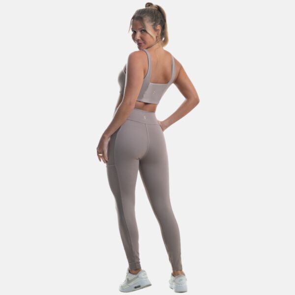 Conjunto Alice Dusty Beige costas