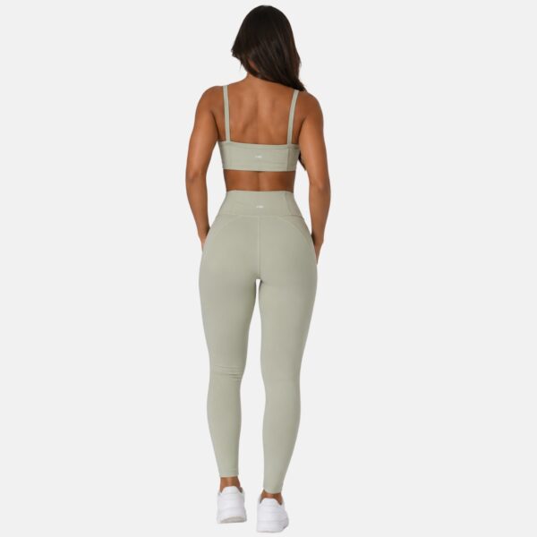 Conjunto Sophia Neutral Green costas