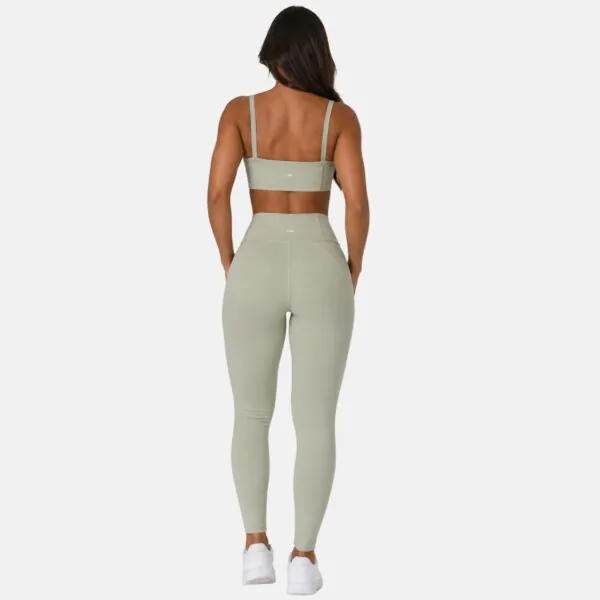 Conjunto Sophia Neutral Green costas