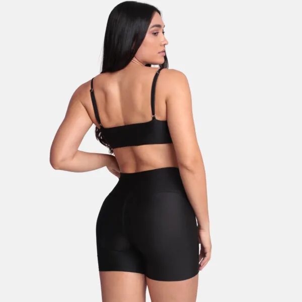 Conjunto Short Karla Preto costas